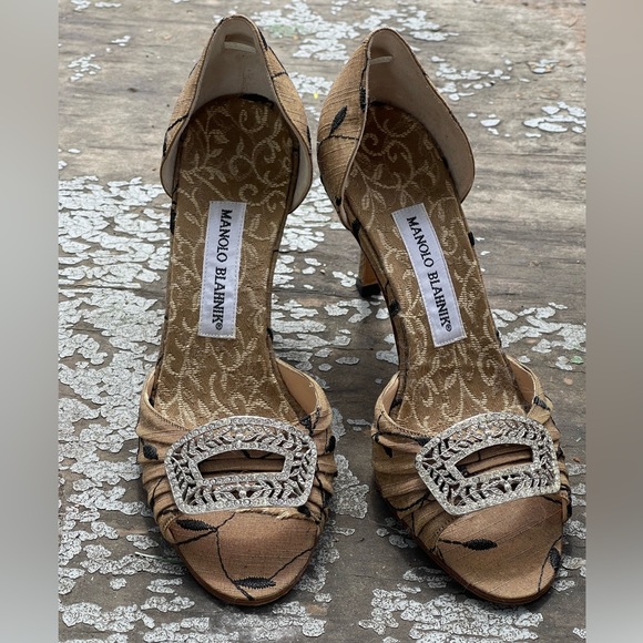 Manolo Blahnik Crystal Embellishment Pumps - Picture 4 of 4